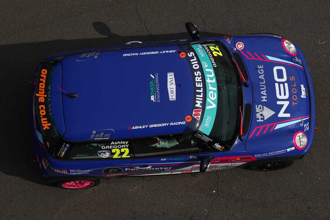 Brands Hatch Indy 2025 - Race Day 2